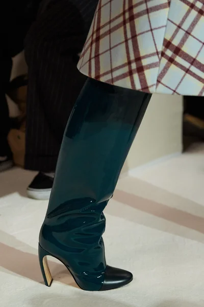 Look 30